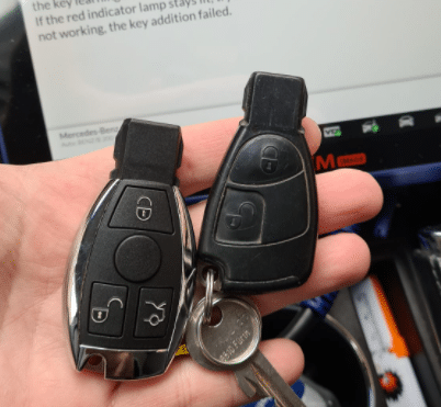 Fertig programmierter Mercedes Schlüssel 